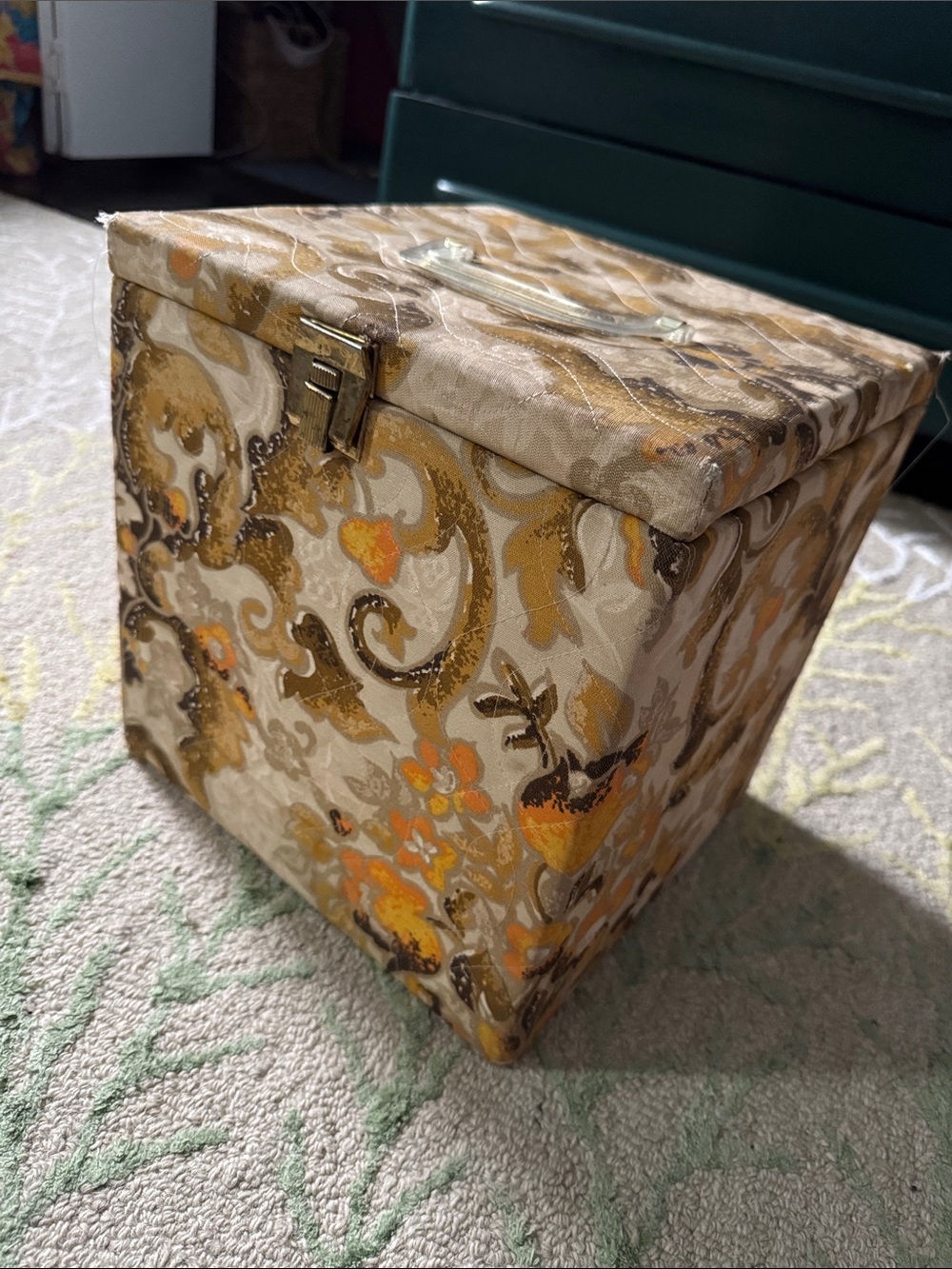 Model home quality 1960s vintage Floral Pattern Fabric Storage Box with Lid